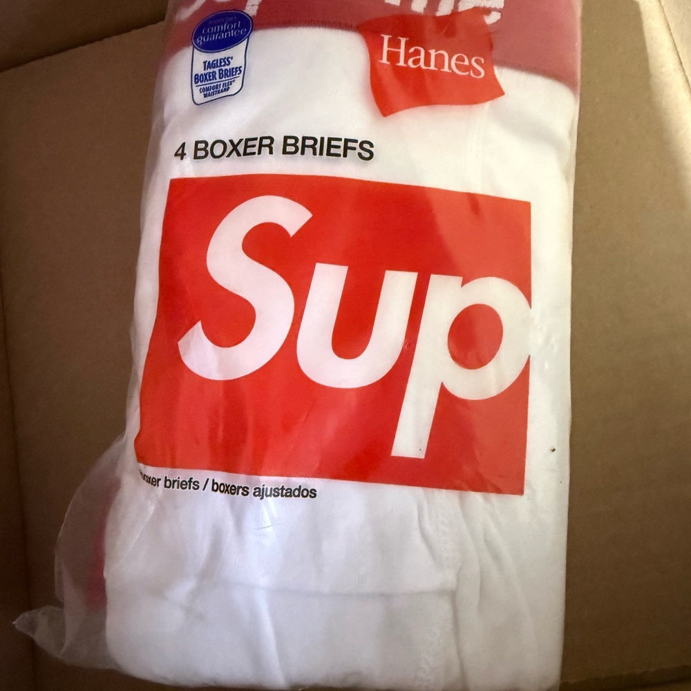 New Supreme x Hanes Boxer Briefs Pack of 4 /Size L